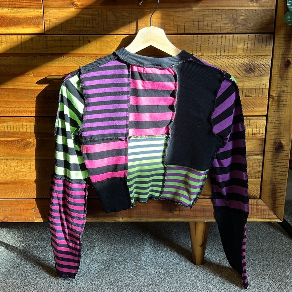 THE RAGGED PRIEST Y2K Vibes Multicolor Punch Patchwork along Sleeve Crop Top - Picture 3 of 7
